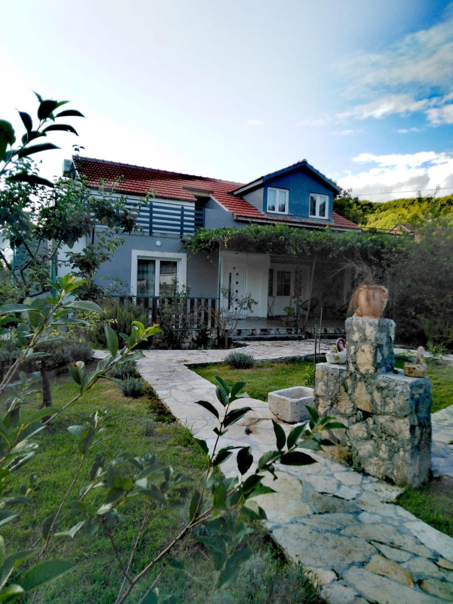 Banin Hotel Скрадин Екстериор снимка