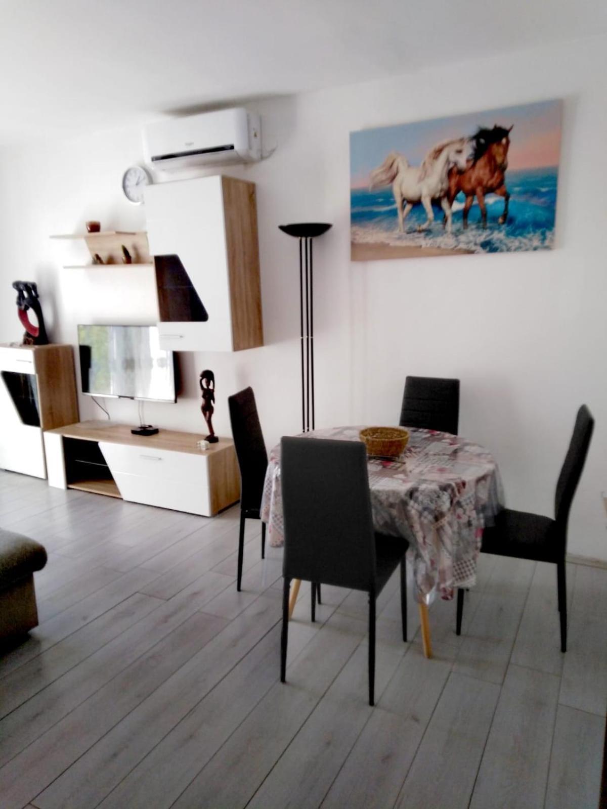Banin Hotel Скрадин Екстериор снимка