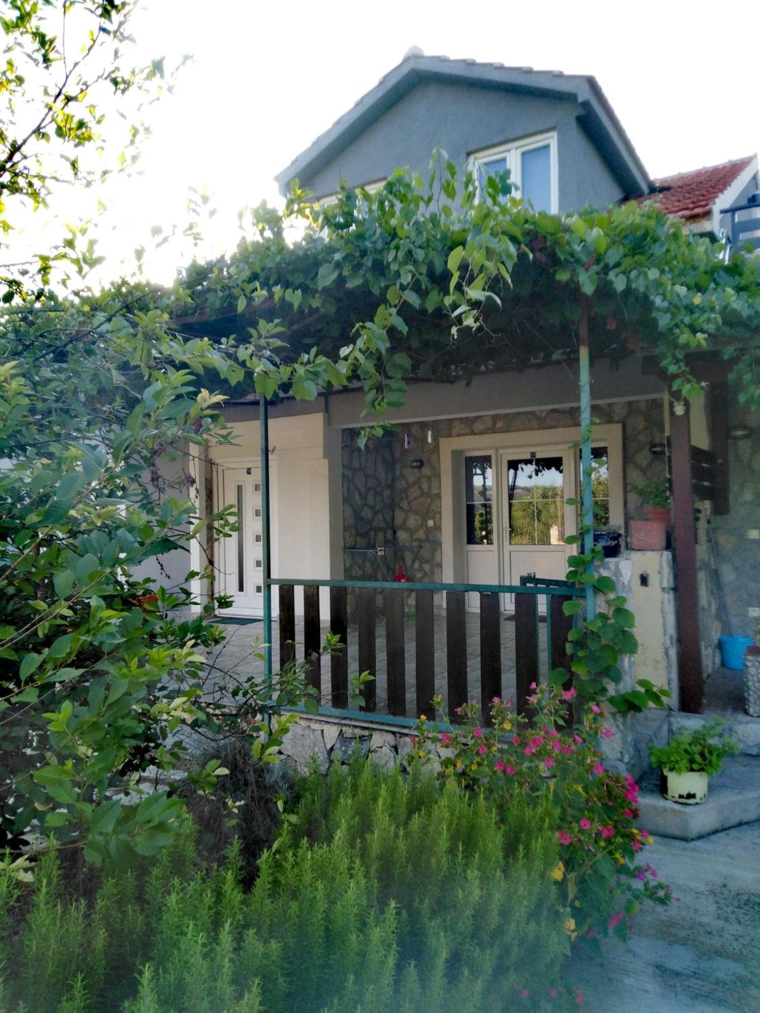 Banin Hotel Скрадин Екстериор снимка