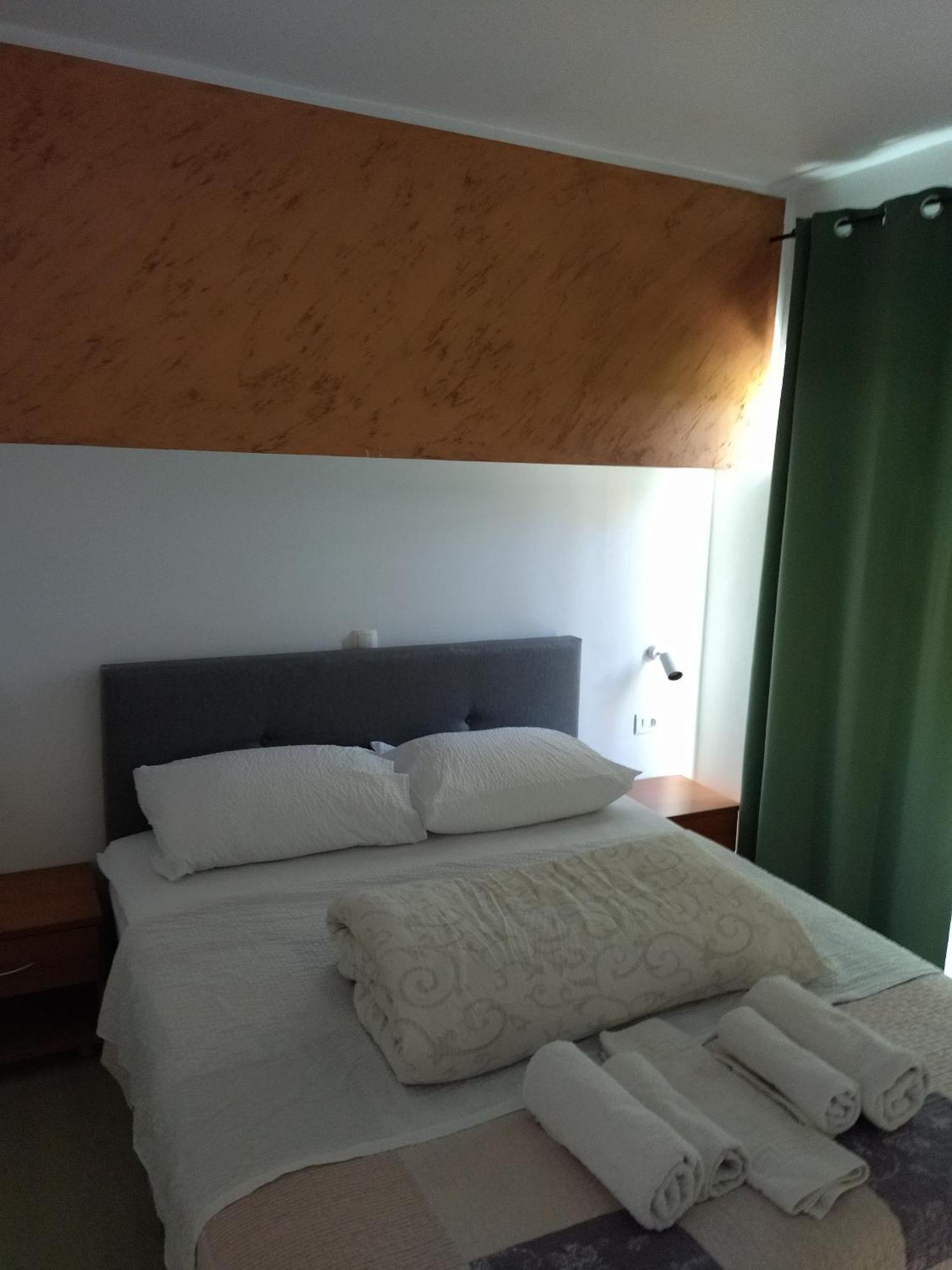 Banin Hotel Скрадин Стая снимка